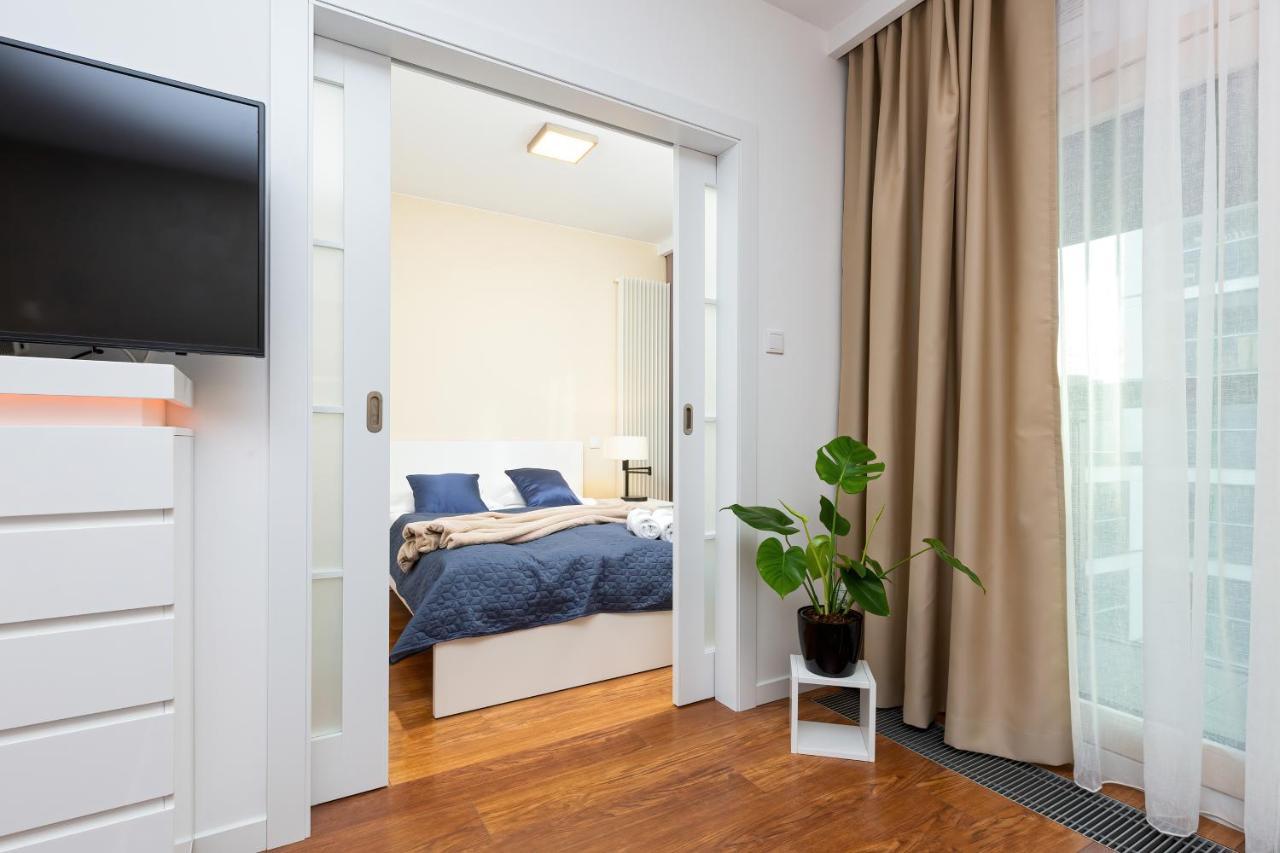 Royal City Center Mennica Residence By Noclegi Renters Warschau Buitenkant foto