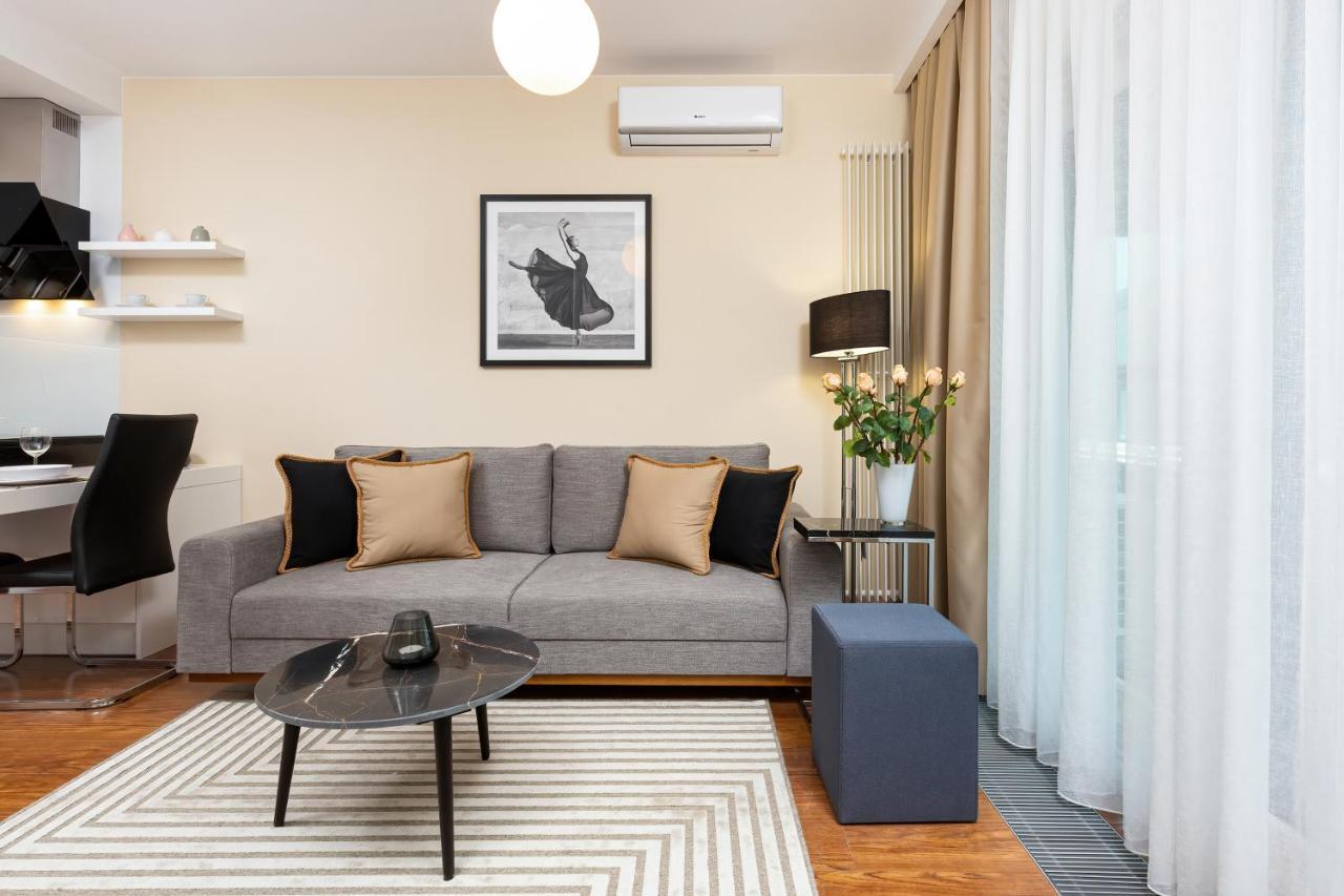 Royal City Center Mennica Residence By Noclegi Renters Warschau Buitenkant foto