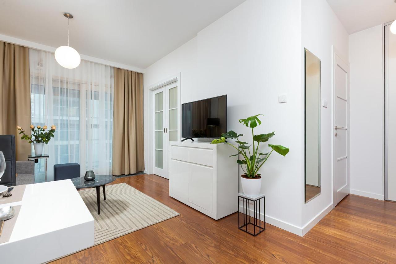 Royal City Center Mennica Residence By Noclegi Renters Warschau Buitenkant foto