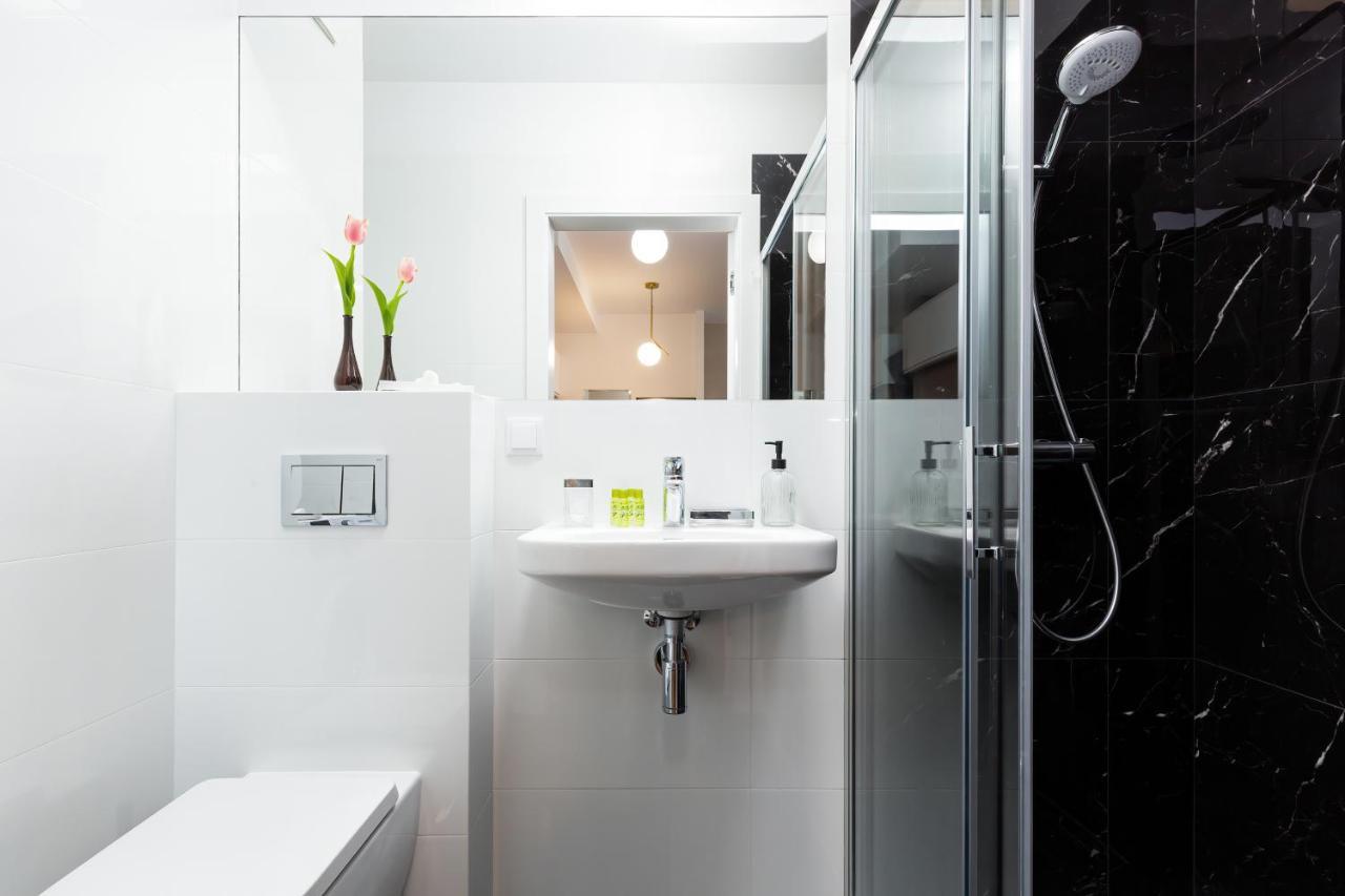 Royal City Center Mennica Residence By Noclegi Renters Warschau Buitenkant foto