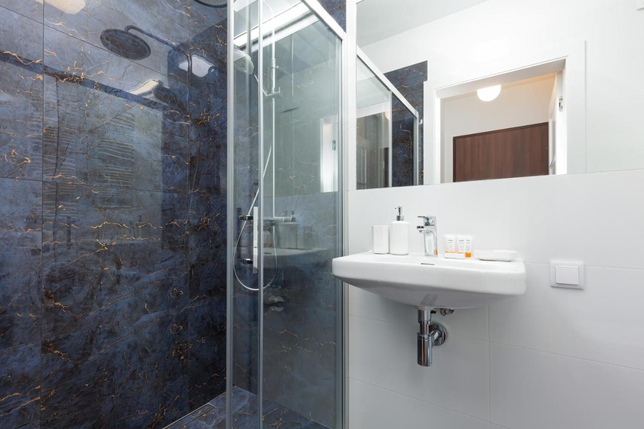 Royal City Center Mennica Residence By Noclegi Renters Warschau Buitenkant foto