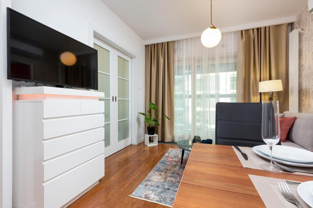 Royal City Center Mennica Residence By Noclegi Renters Warschau Buitenkant foto