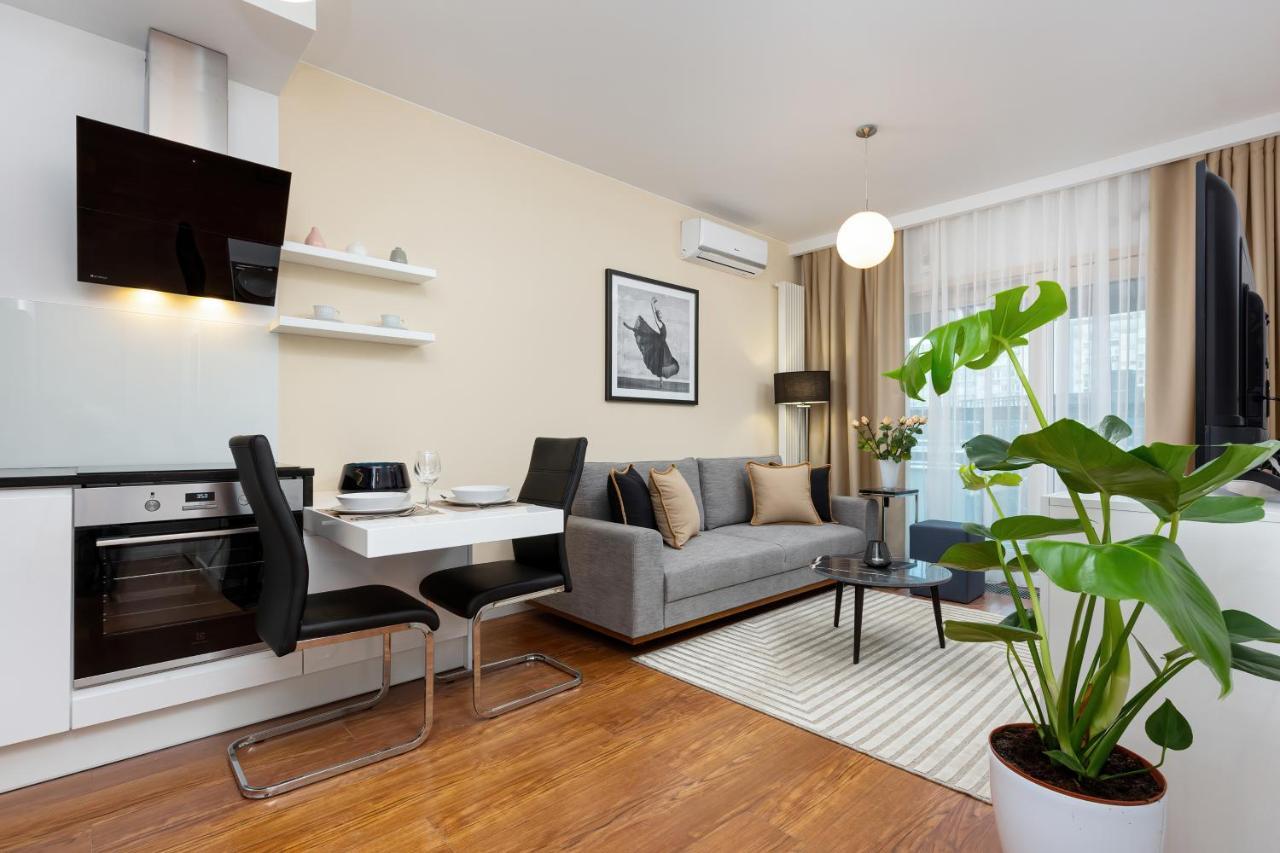 Royal City Center Mennica Residence By Noclegi Renters Warschau Buitenkant foto