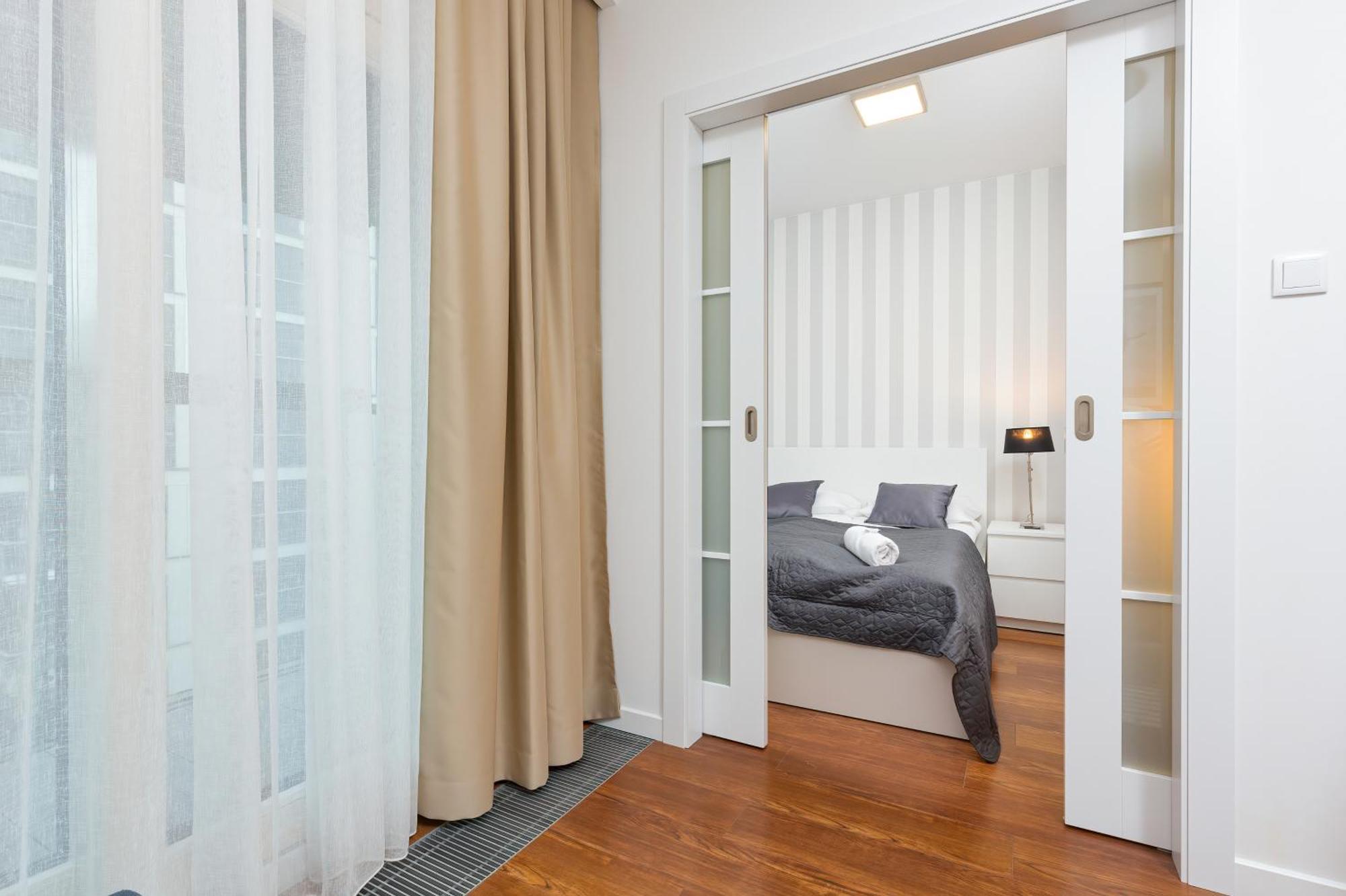 Royal City Center Mennica Residence By Noclegi Renters Warschau Buitenkant foto