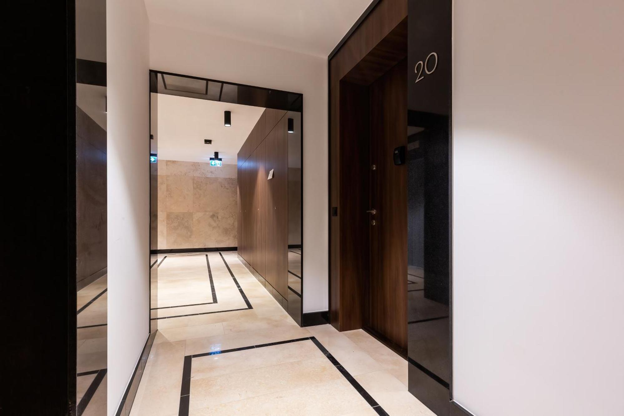 Royal City Center Mennica Residence By Noclegi Renters Warschau Buitenkant foto