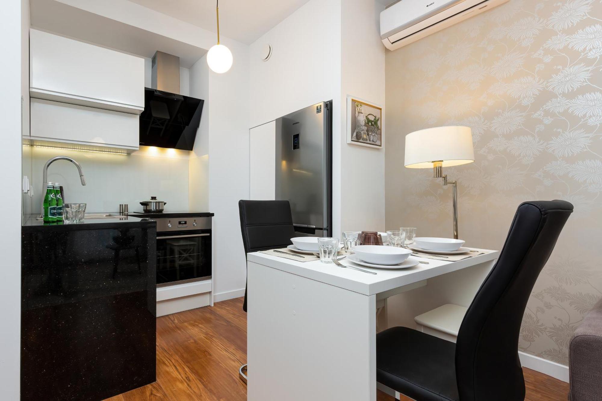 Royal City Center Mennica Residence By Noclegi Renters Warschau Buitenkant foto