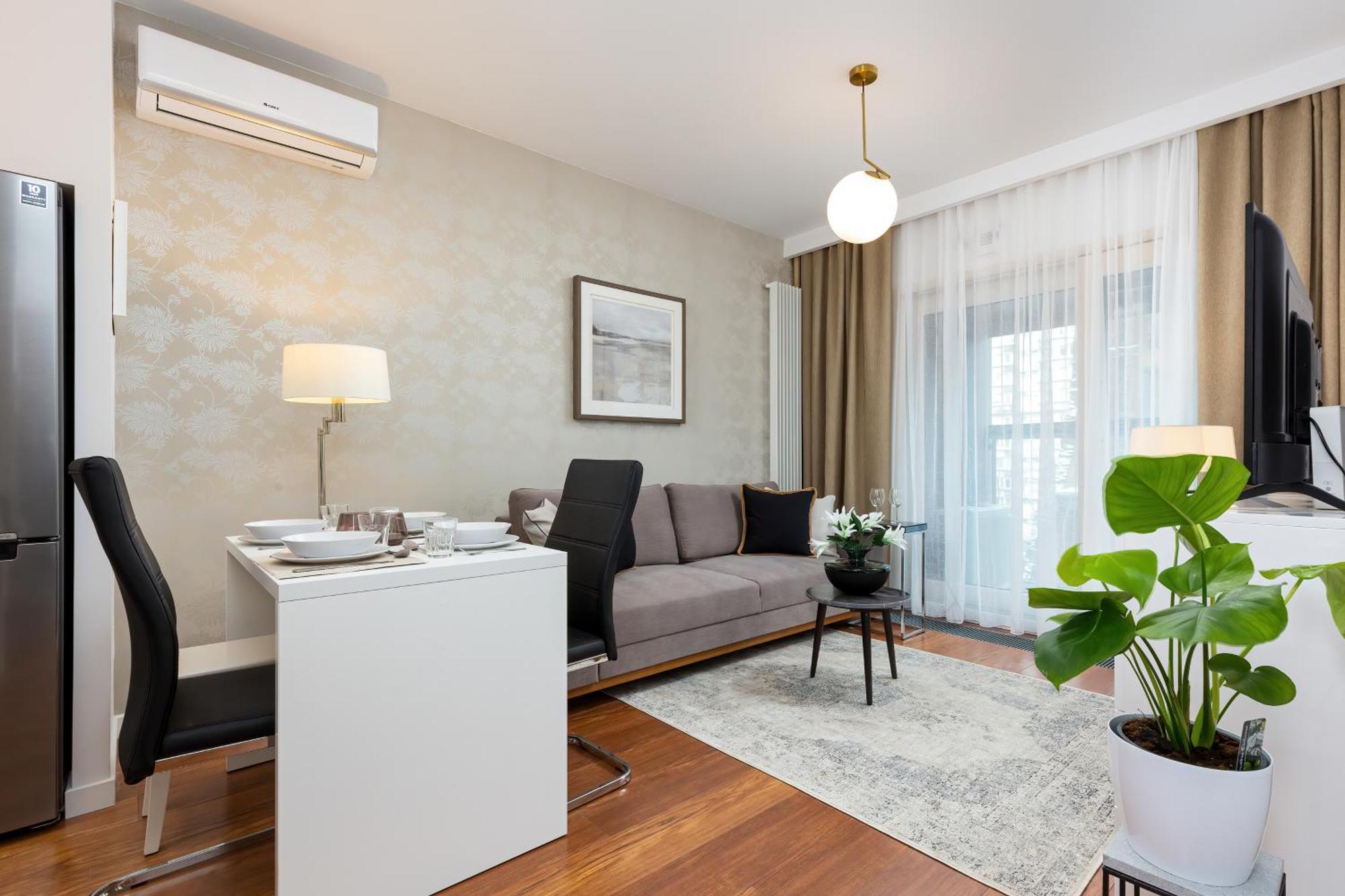 Royal City Center Mennica Residence By Noclegi Renters Warschau Buitenkant foto