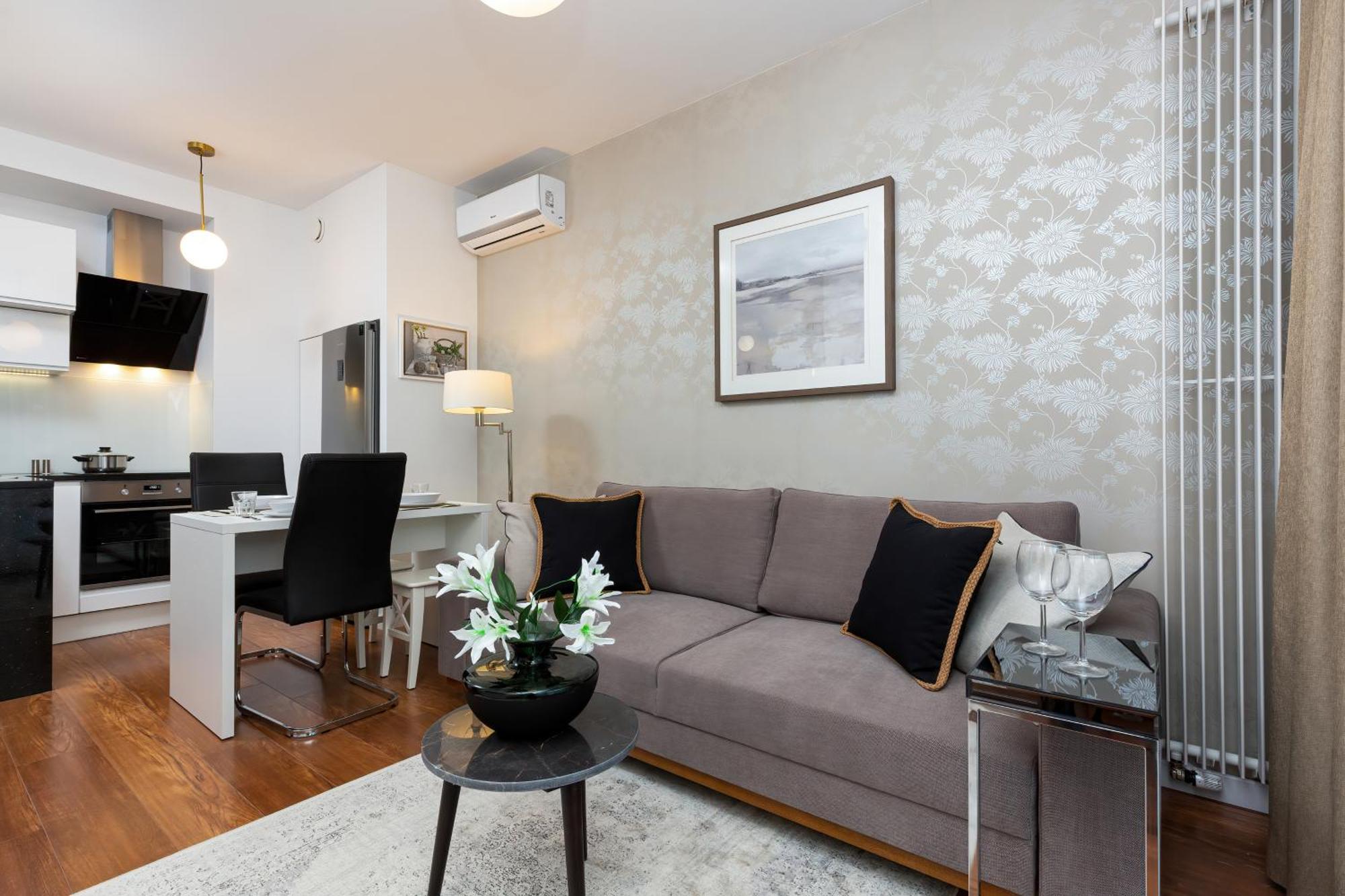 Royal City Center Mennica Residence By Noclegi Renters Warschau Buitenkant foto